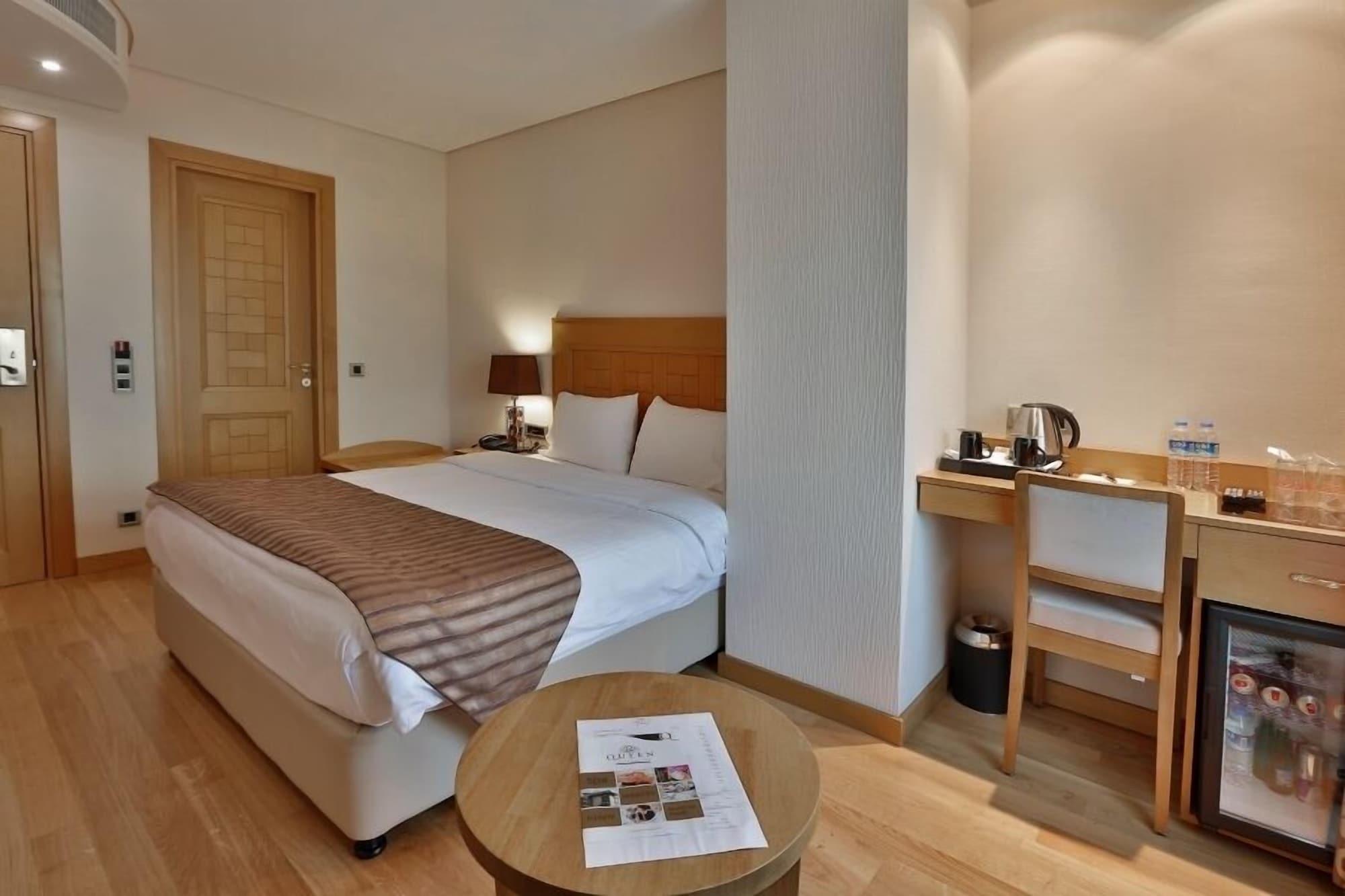 Queen Hotel & Spa Istambul Extérieur photo